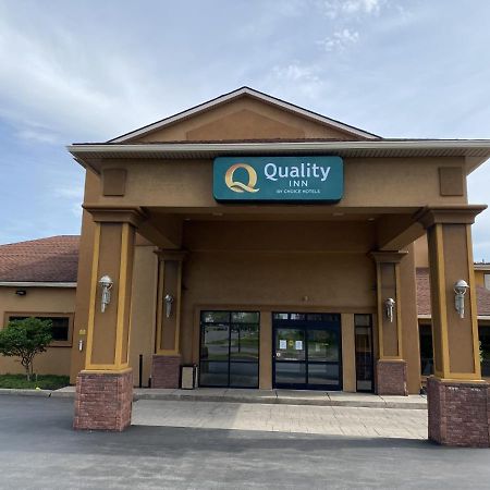 Quality Inn Near Walden Galleria Mall Cheektowaga Eksteriør billede