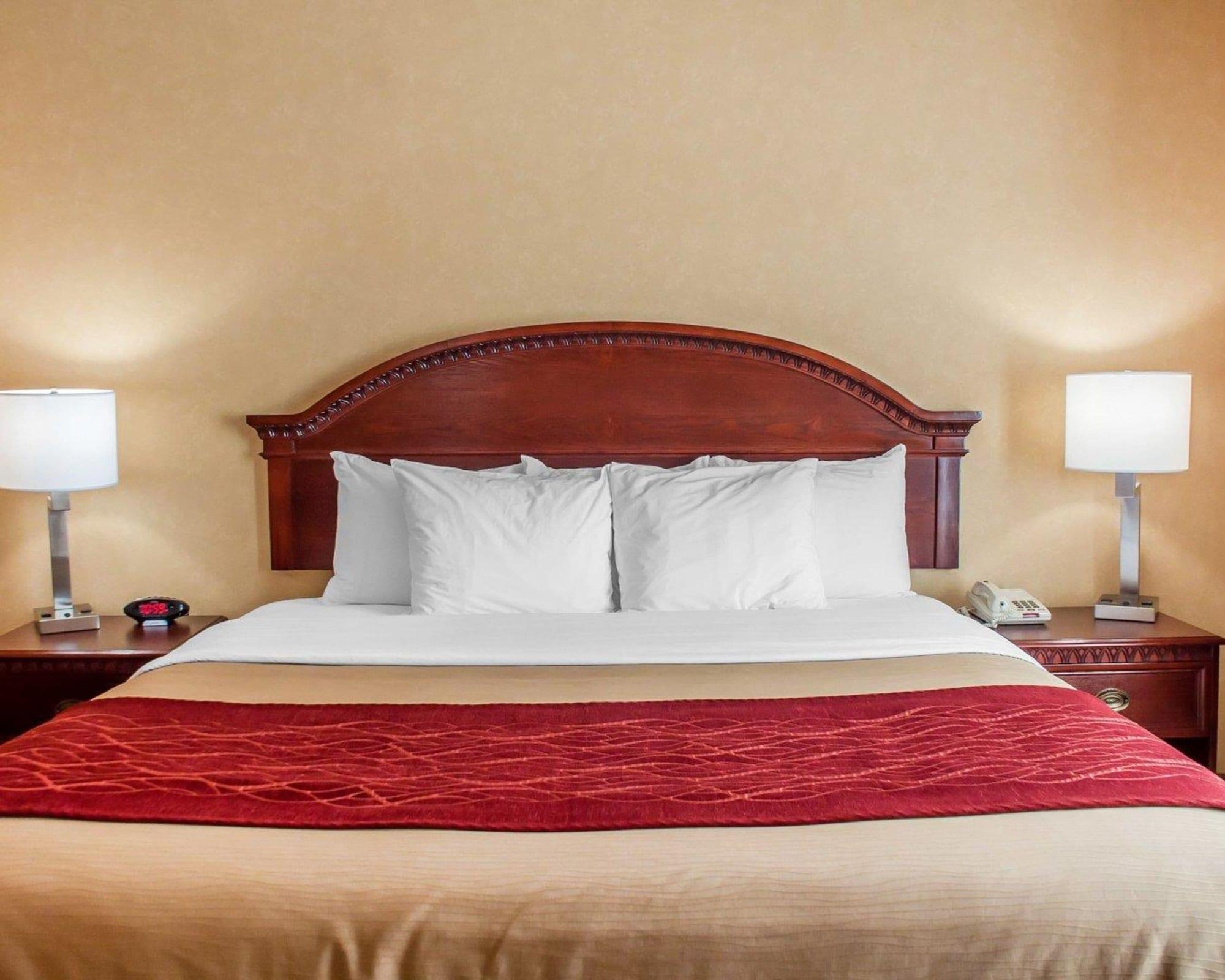 Quality Inn Near Walden Galleria Mall Cheektowaga Eksteriør billede