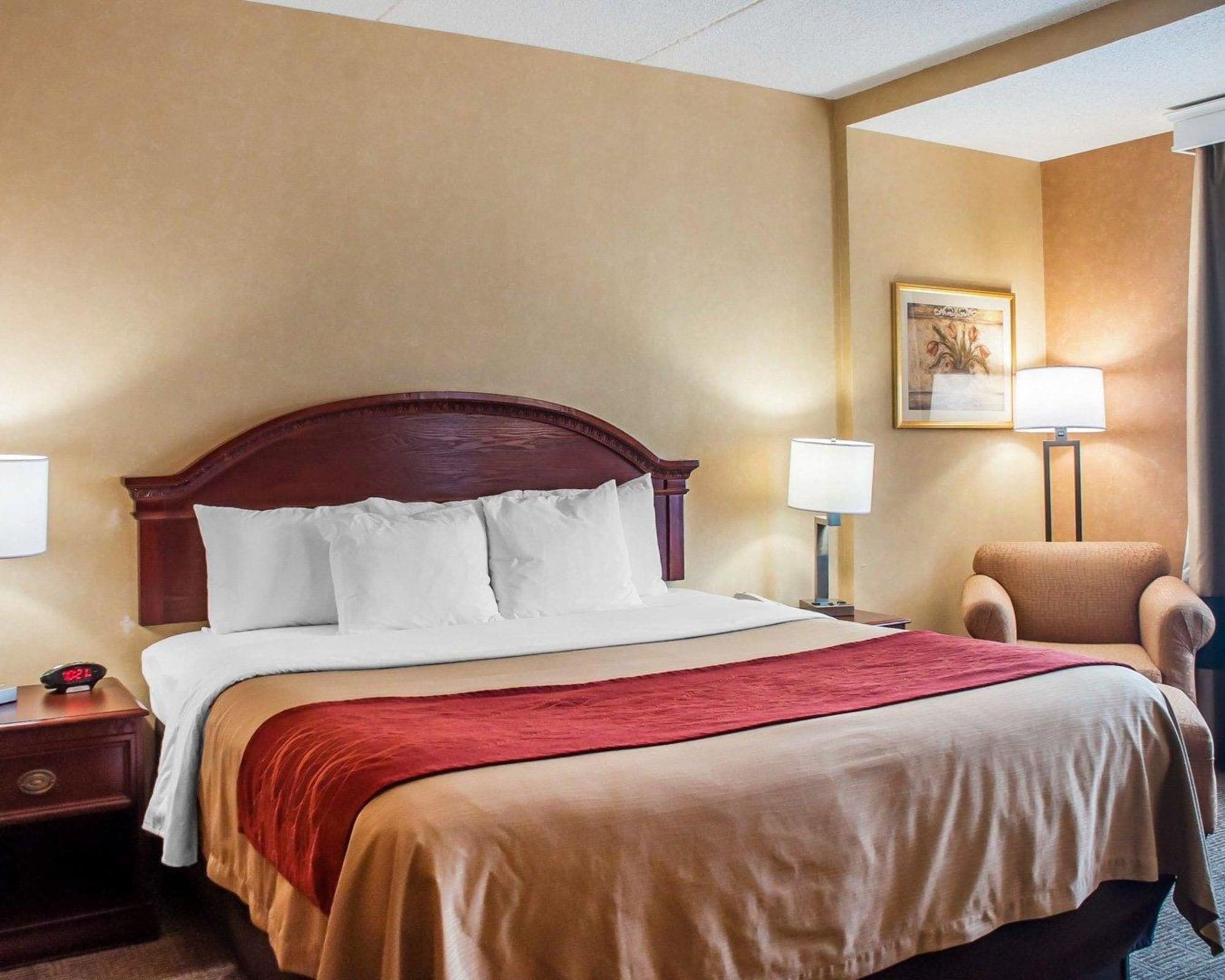 Quality Inn Near Walden Galleria Mall Cheektowaga Eksteriør billede