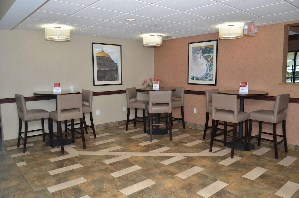 Quality Inn Near Walden Galleria Mall Cheektowaga Eksteriør billede