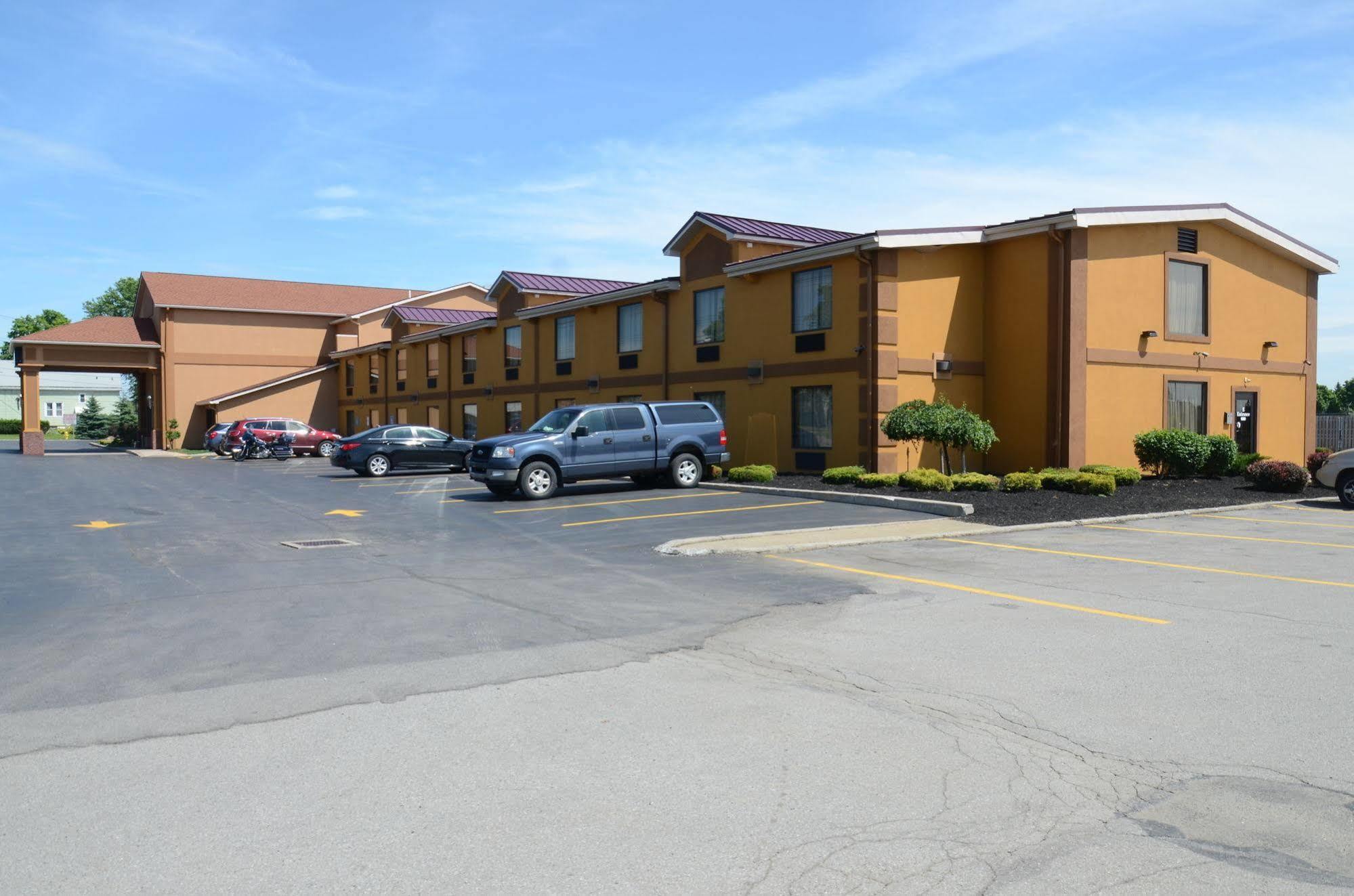 Quality Inn Near Walden Galleria Mall Cheektowaga Eksteriør billede