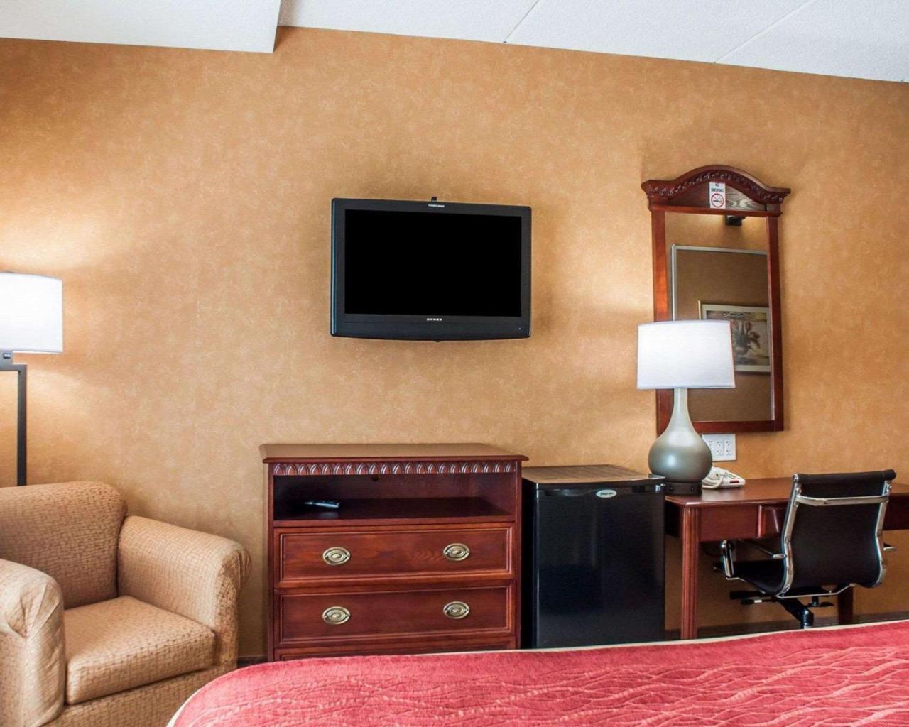 Quality Inn Near Walden Galleria Mall Cheektowaga Eksteriør billede