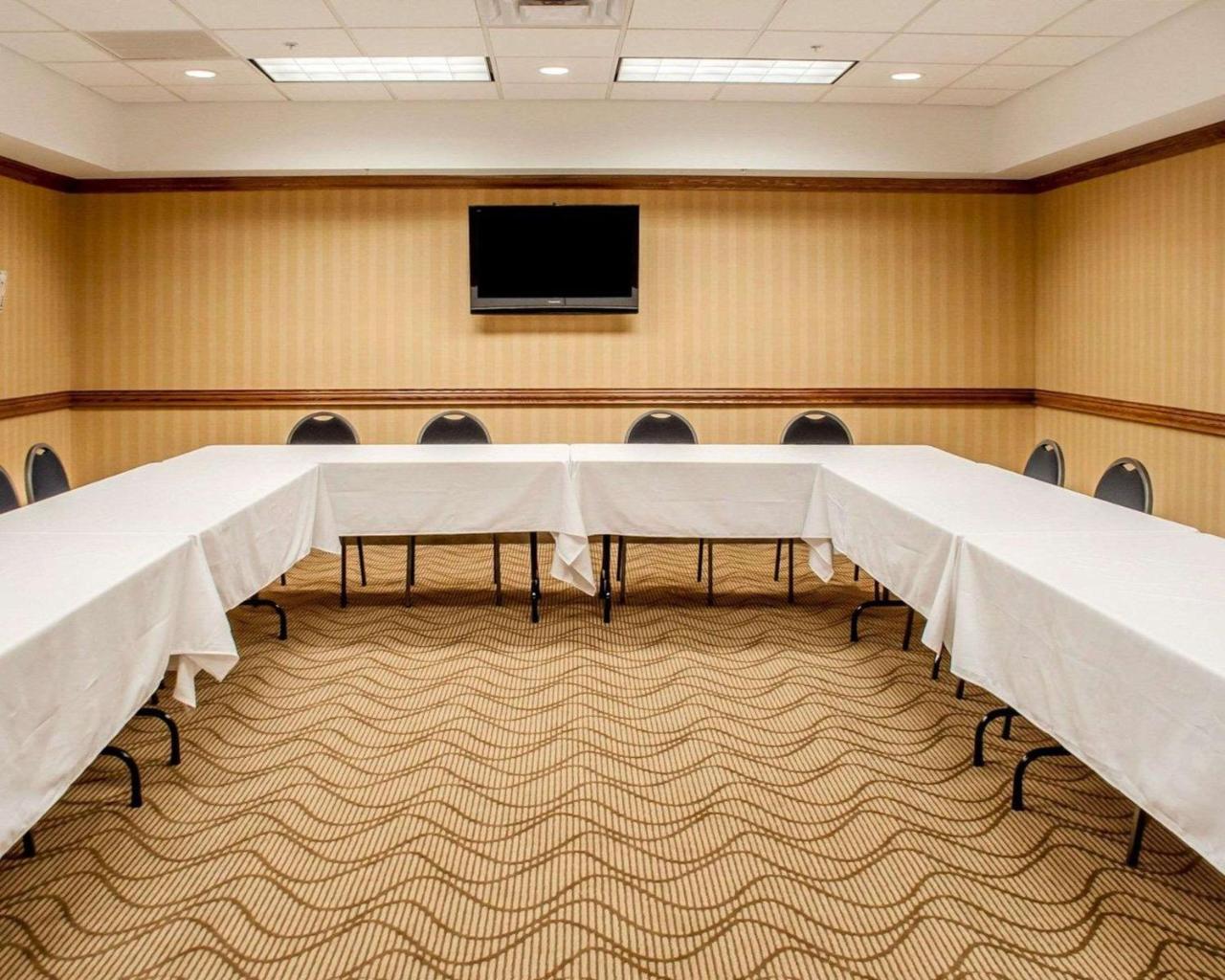Quality Inn Near Walden Galleria Mall Cheektowaga Eksteriør billede