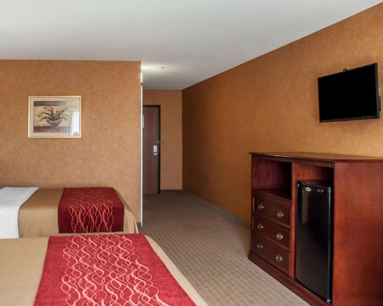 Quality Inn Near Walden Galleria Mall Cheektowaga Eksteriør billede