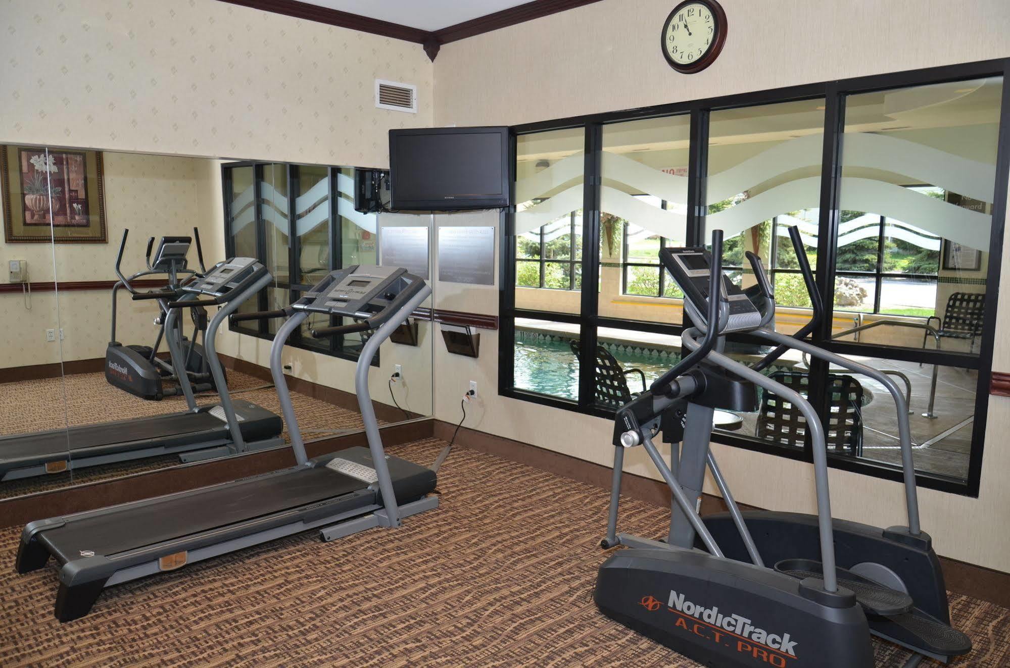 Quality Inn Near Walden Galleria Mall Cheektowaga Eksteriør billede