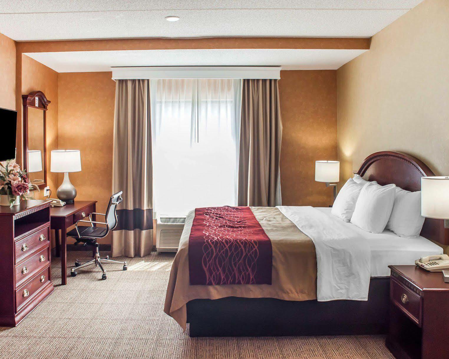 Quality Inn Near Walden Galleria Mall Cheektowaga Eksteriør billede