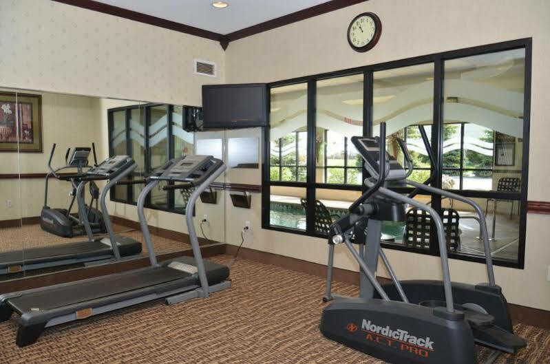 Quality Inn Near Walden Galleria Mall Cheektowaga Eksteriør billede