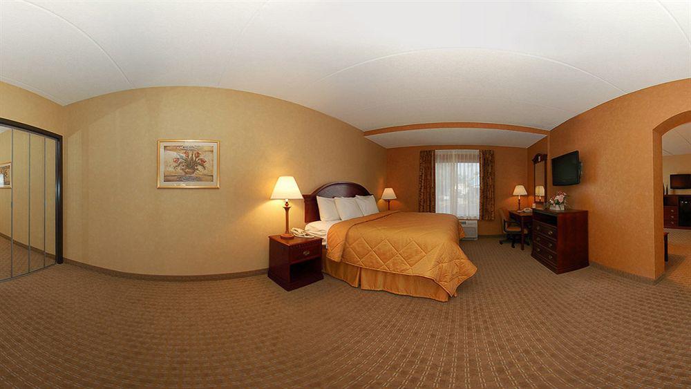 Quality Inn Near Walden Galleria Mall Cheektowaga Eksteriør billede